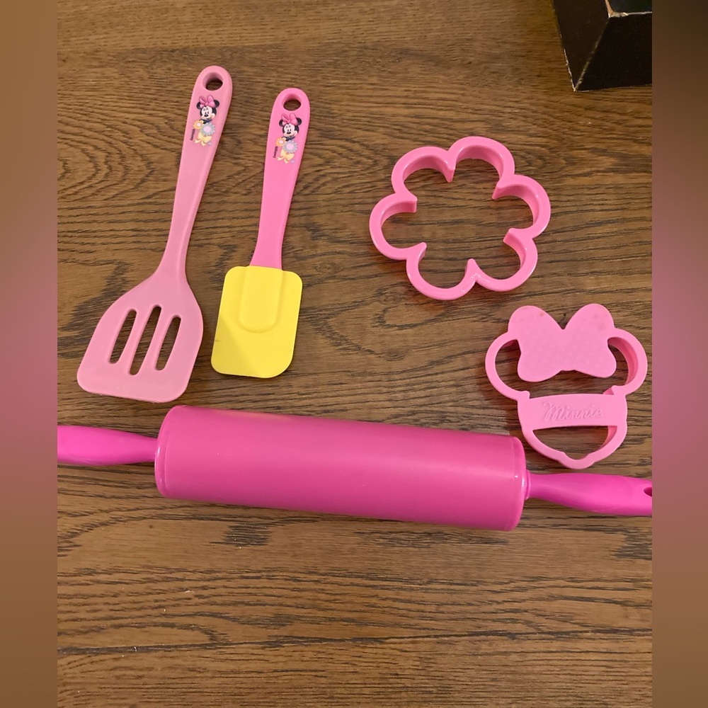 Disney Minnie Mouse Pink and Yellow Kitchen Baking Set